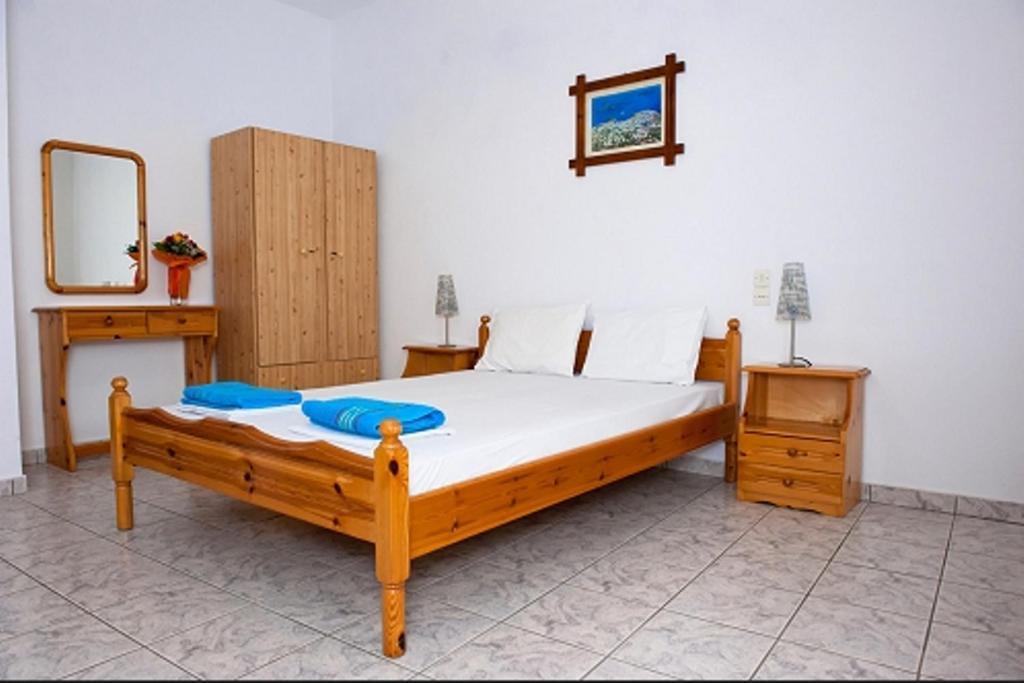 Syraina Apartments Skiathos Town Room photo