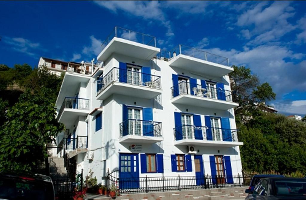 Syraina Apartments Skiathos Town Exterior photo
